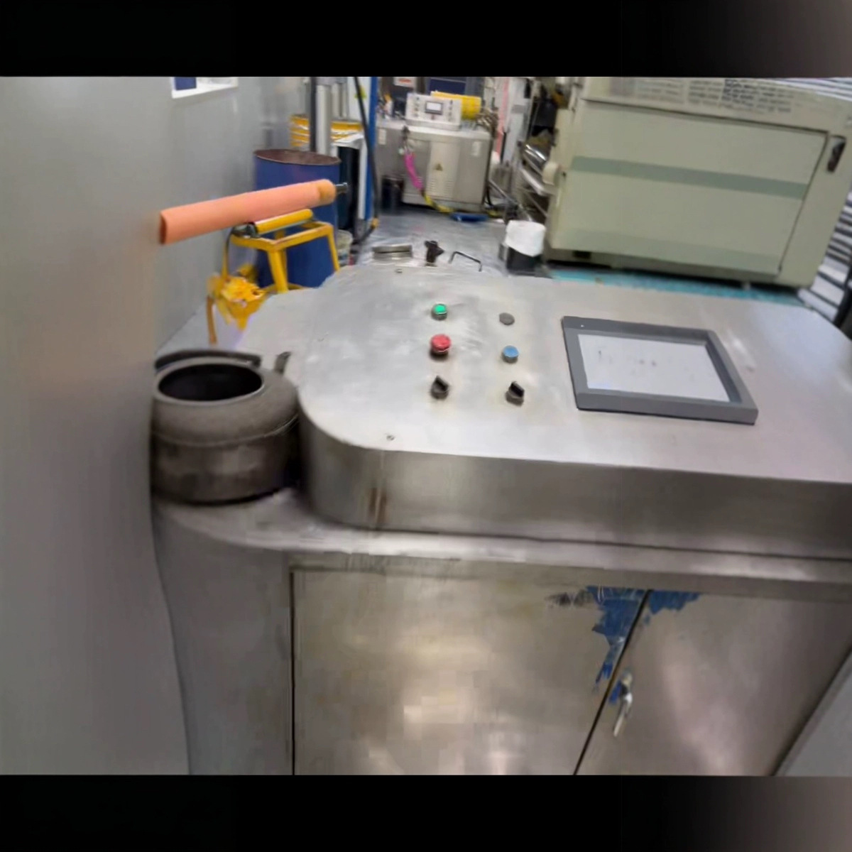 На продажу: 1050 Guangdong Jiachuang безрастворный, скорость 350м, 3 клеевых стержка. Если вас заинтересовало, пожалуйста, свяжитесь со мной