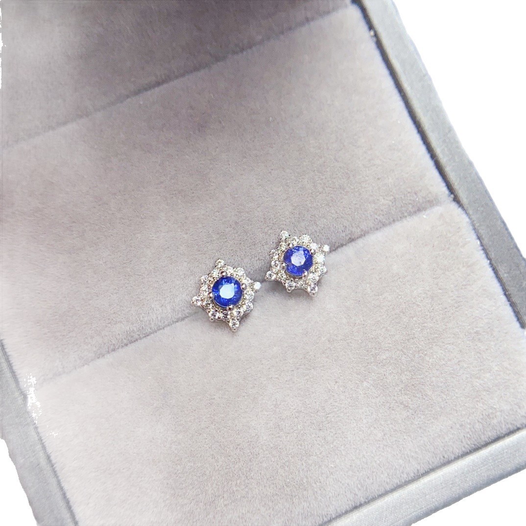 Source Factory Cross-Border Natural Sapphire Earrings S925 Silver Inlaid Main Stone 3*3mm Christmas Snowflake Design