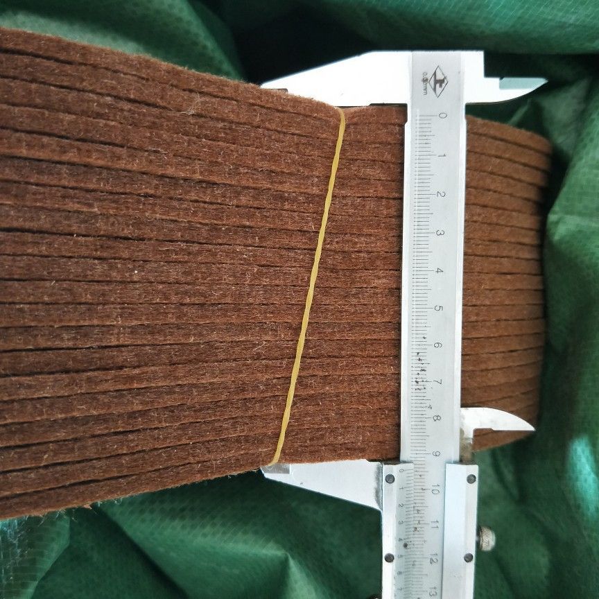 Winter warm sweat-absorbent wool felt insole factory wholesale running rivers and lakes stall camel velvet insole thickened felt insole