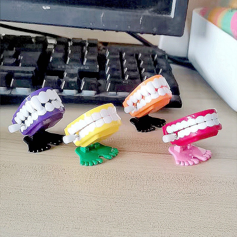Wind-Up Jumping Teeth with Eyes, Top Hat, Bouncing Teeth, Halloween Kindergarten Student Reward