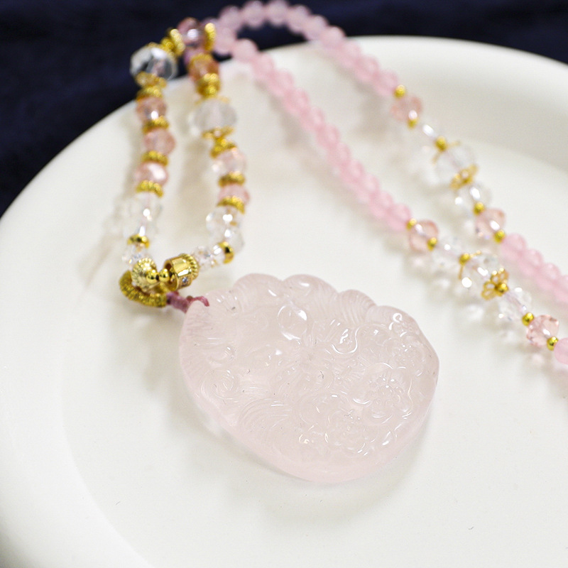 High goods natural three-dimensional nine-tailed fox pendant necklace women peach blossom off single crystal niche girlfriends sweater chain wholesale