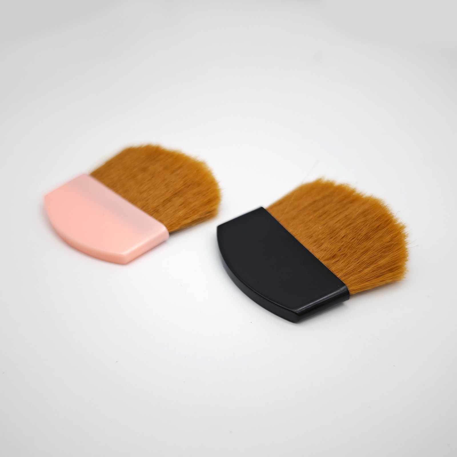 Cross-Border Manufacturer Spot Powder Box Accessories Blush Brush Flat Semicircular Saihong Accessories Disposable Blush Brush