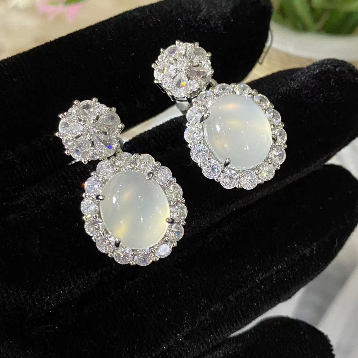 Jewelry Natural White Ice White Chalcedony Egg Face Silver Plated Earrings Yang Green Agate Women Emerald Color Jade Earrings Batch