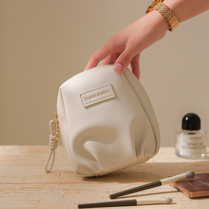 Косметичка для Женщин 2025 Новая Портативная Маленькая Сумка для Хранения Большой Вместимости Косметическая Сумка Портативная Сумка для Помады