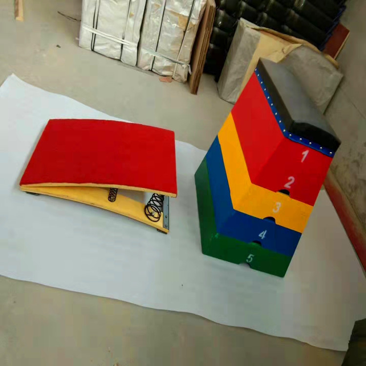 Spring Kindergarten Jumping Box Equipment Helps Springboard Training for Kidsren to Disassemble the Goat and Adjust the Size of the Vaulting Horse