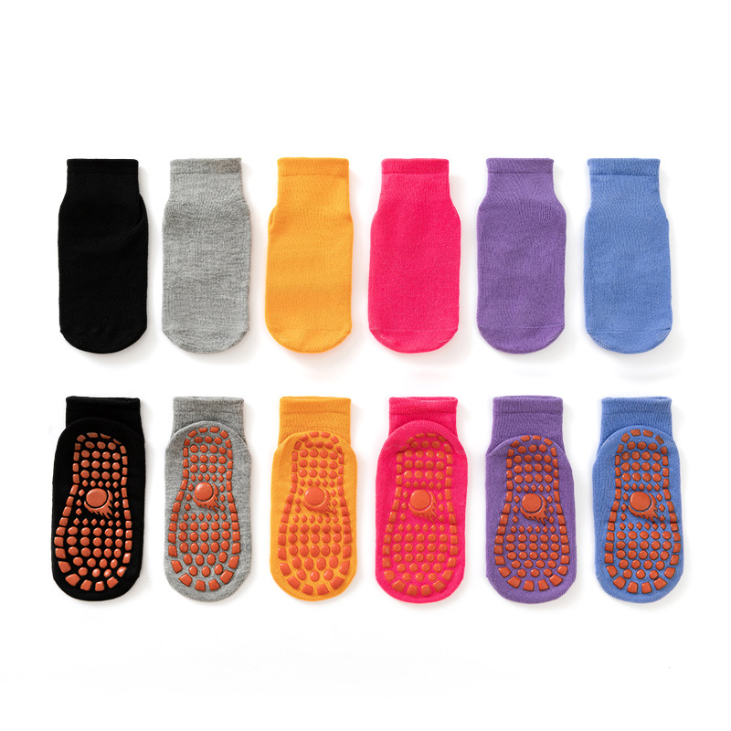 Factory wholesale anti-slip socks children's playground socks trampoline socks baby early adult yoga socks Four Seasons socks