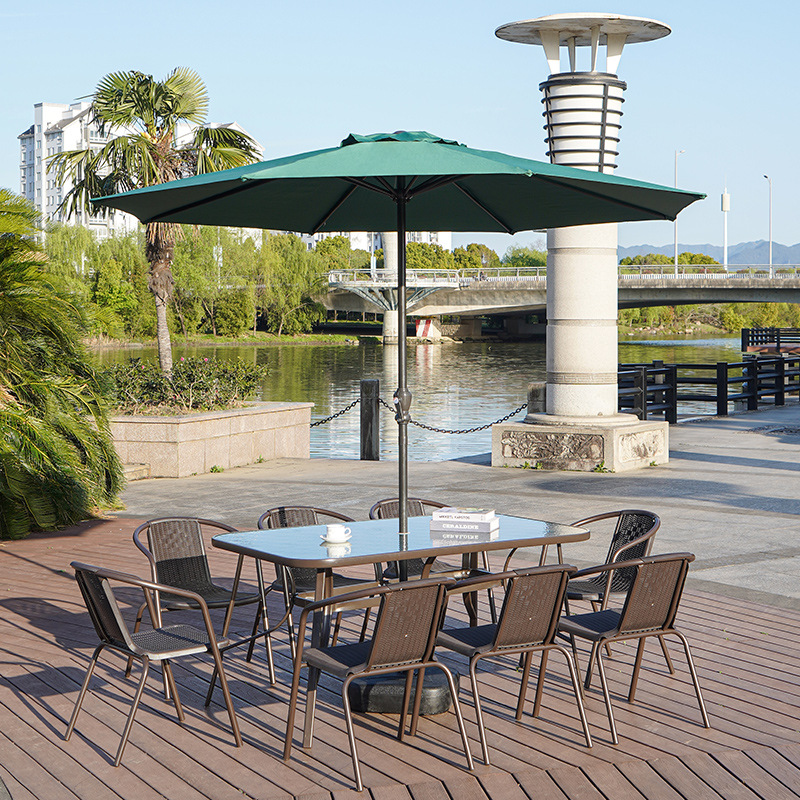 Стол, стул, зонтик