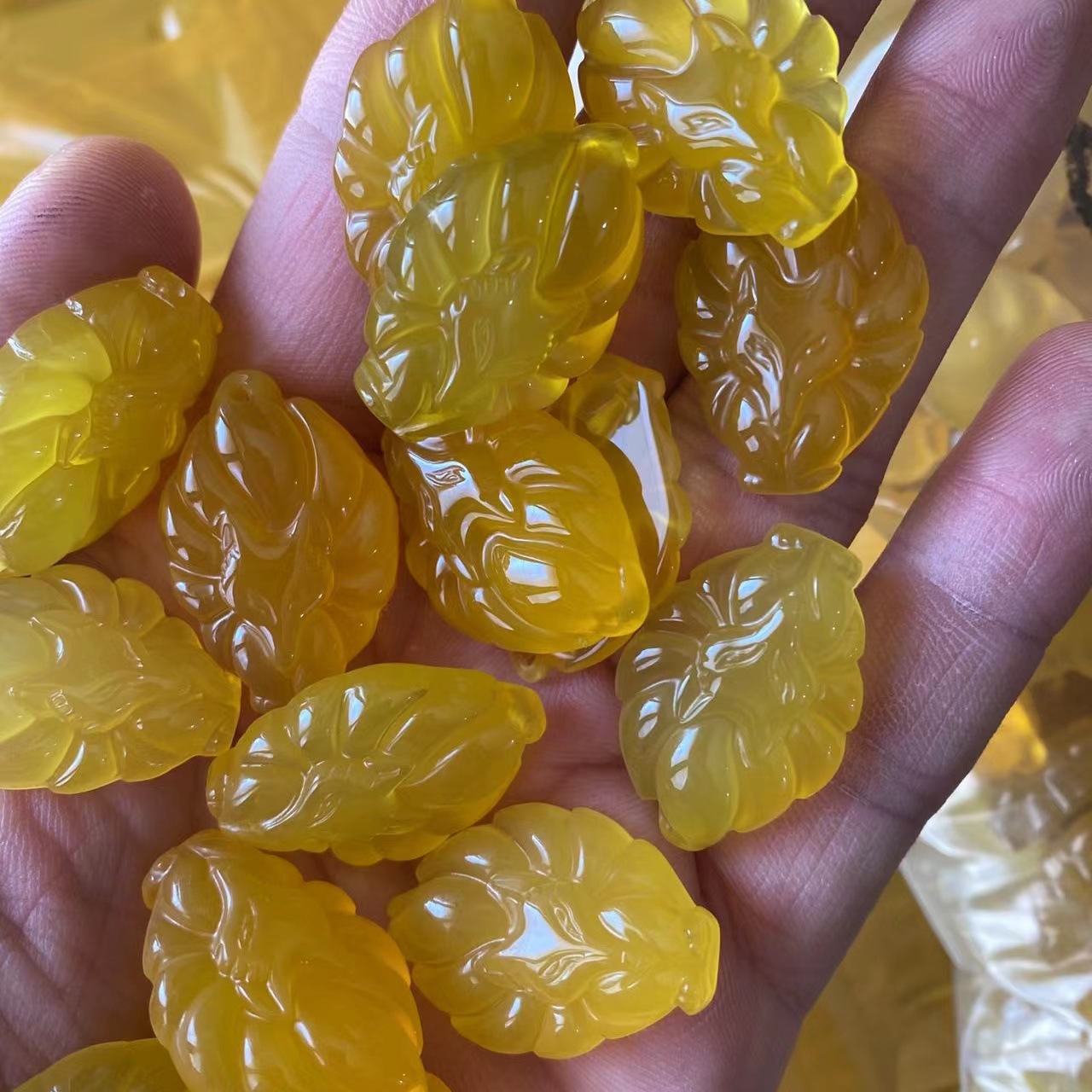 White chalcedony Nine-Tailed Fox pendant chalcedony agate Nine-Tailed Fox pendant multicolor Jade Nine-Tailed Fox pendant