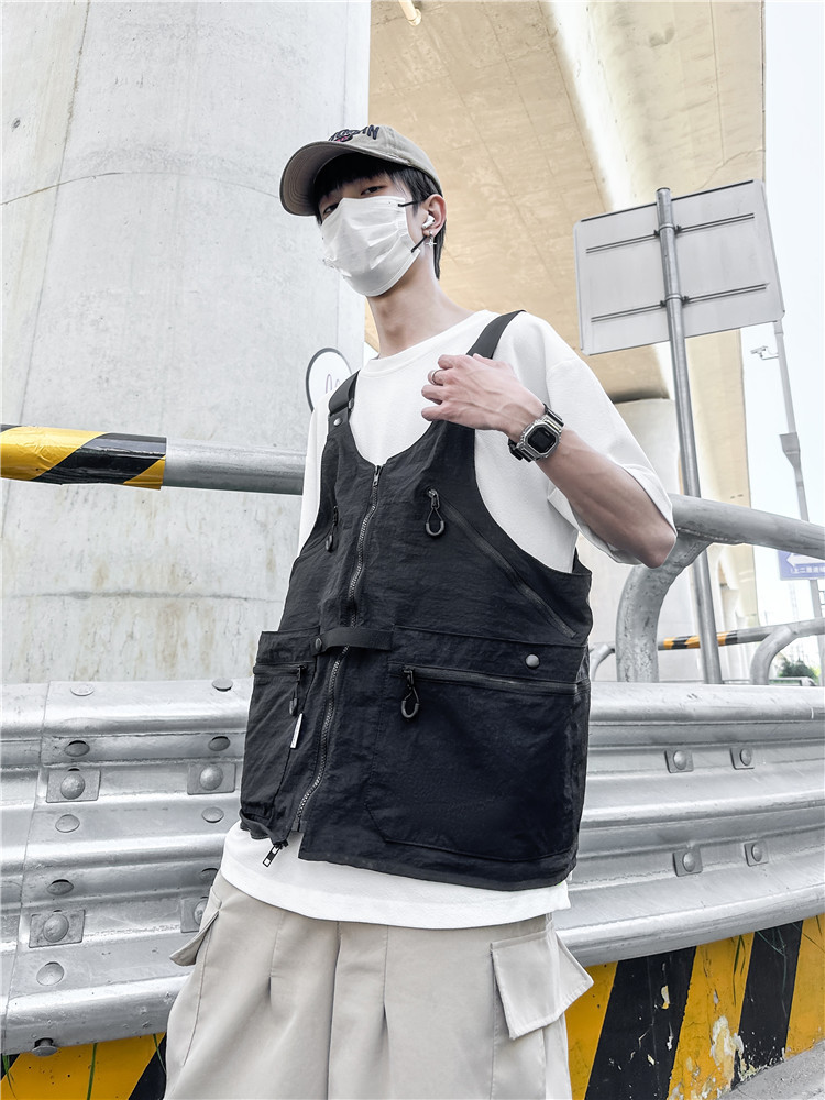 American Trendy Brand 2024 Spring and Autum Functional Style Suspender Vest with Large Flap Pocket Pantss and Japanese Style Work Vest Men's Backpack