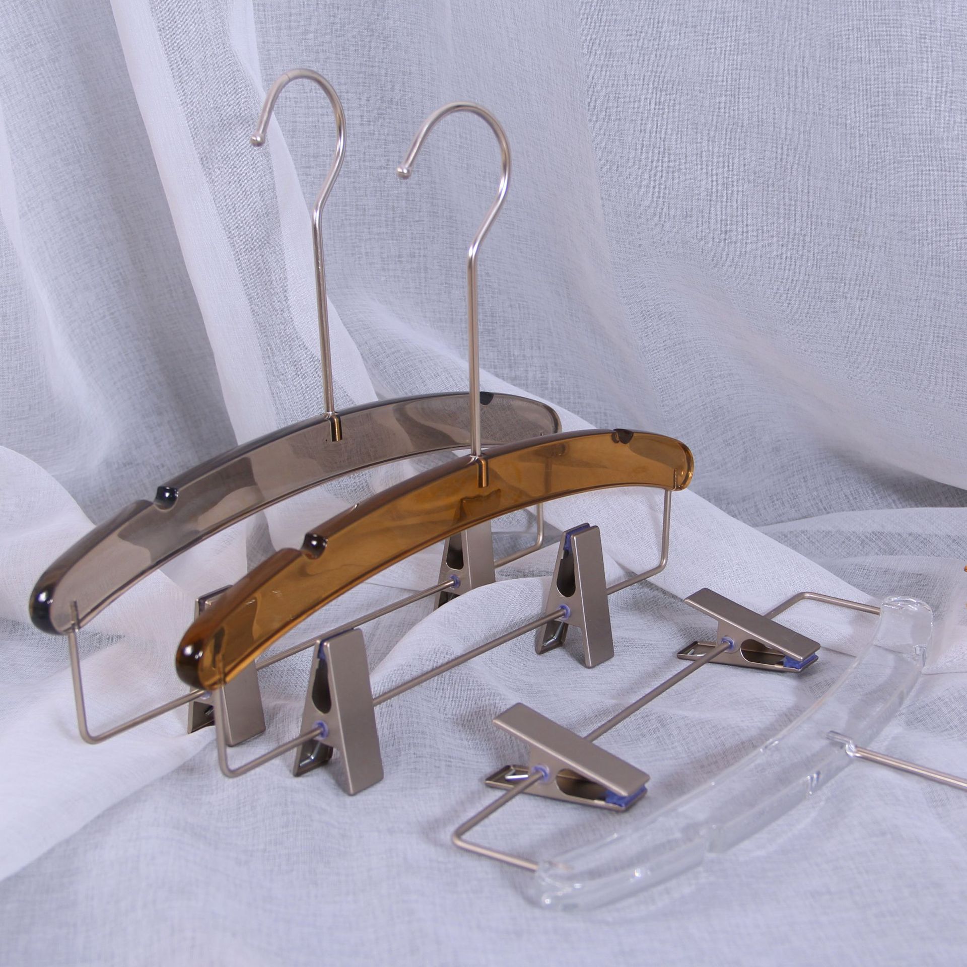 Clothing Store Transparent Acrylic Clothes Hanger Pants Rack New Crystal Clothes Hanging Light Luxury Women's Clothing Trouser Hanging Rack for Shoppers