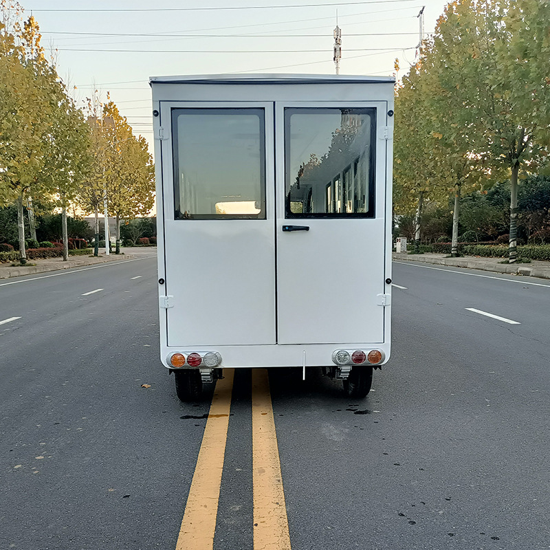 Manufacturer's Supply Fully Enclosed Comfortable and Safe Sightseeing Vehicle Modified Medical Vehicle Ambulance Electric Truck New Energy Vehicle