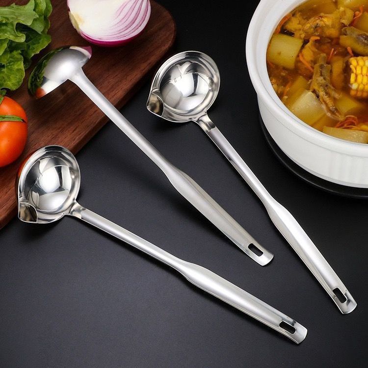 Stainless Steel Oil Soup Separating Spoon Oil Filter Spoon Household Soup Spoon Oil Separating Spoon Hot Pot Kitchen Tableware Oil Spoon Oil Spoon Oil Colander Spoon