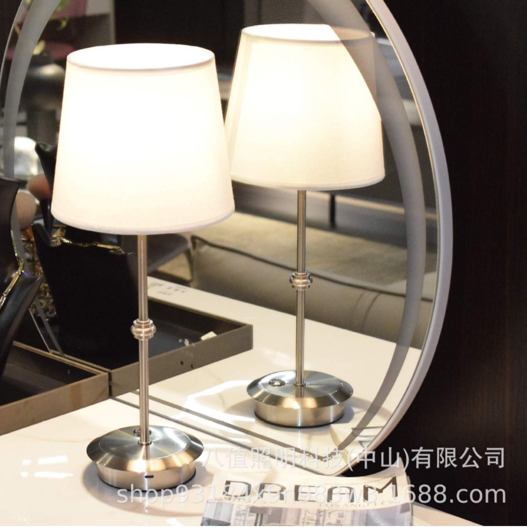 New Nordic Modern Light Luxury Bedside Lamp Retro Atmosphere Decorative Table Lamp Creative Desk Bedroom Fabric Lamp