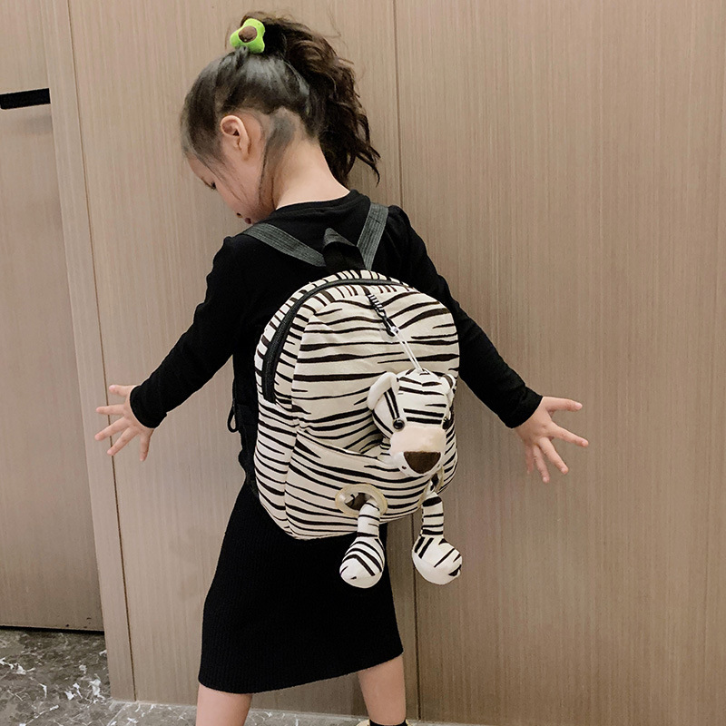 Autumn and Winter New Cartoon Plush Children's Bag Korean Style Boys and Girls Kindergarten School Bag Animal Anti-lost Small Backpack