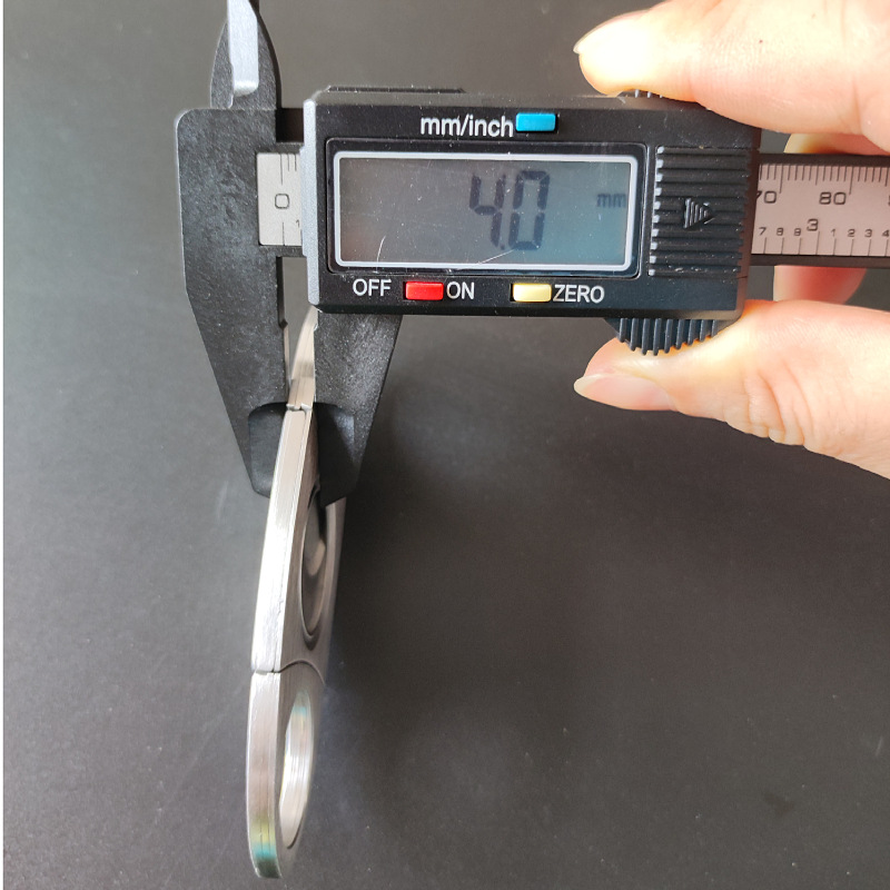 Spot Wholesale Stainless Steel Double-Edged Cigar Scissors European and American Portable Brushed Sharp Plastic Cigar Scissors for Men