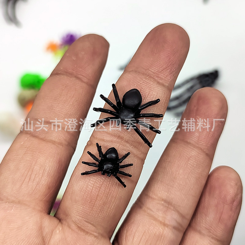 Cross-Border Simulation Mini Spider Halloween Toy Colorfulful Plastic Luminous Spider Ghost Festival Scene Layout Spoof