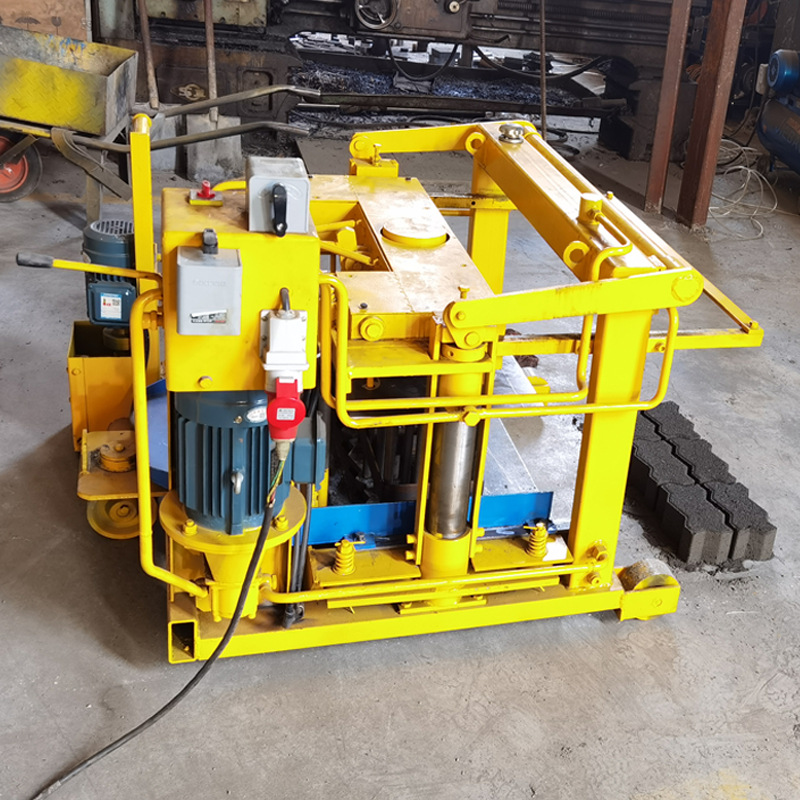 Hollow Building Block Forming Machine Large Mobile Walking Type Hydraulic Concrete Brick Press Cement Pavement Brick Making Machine