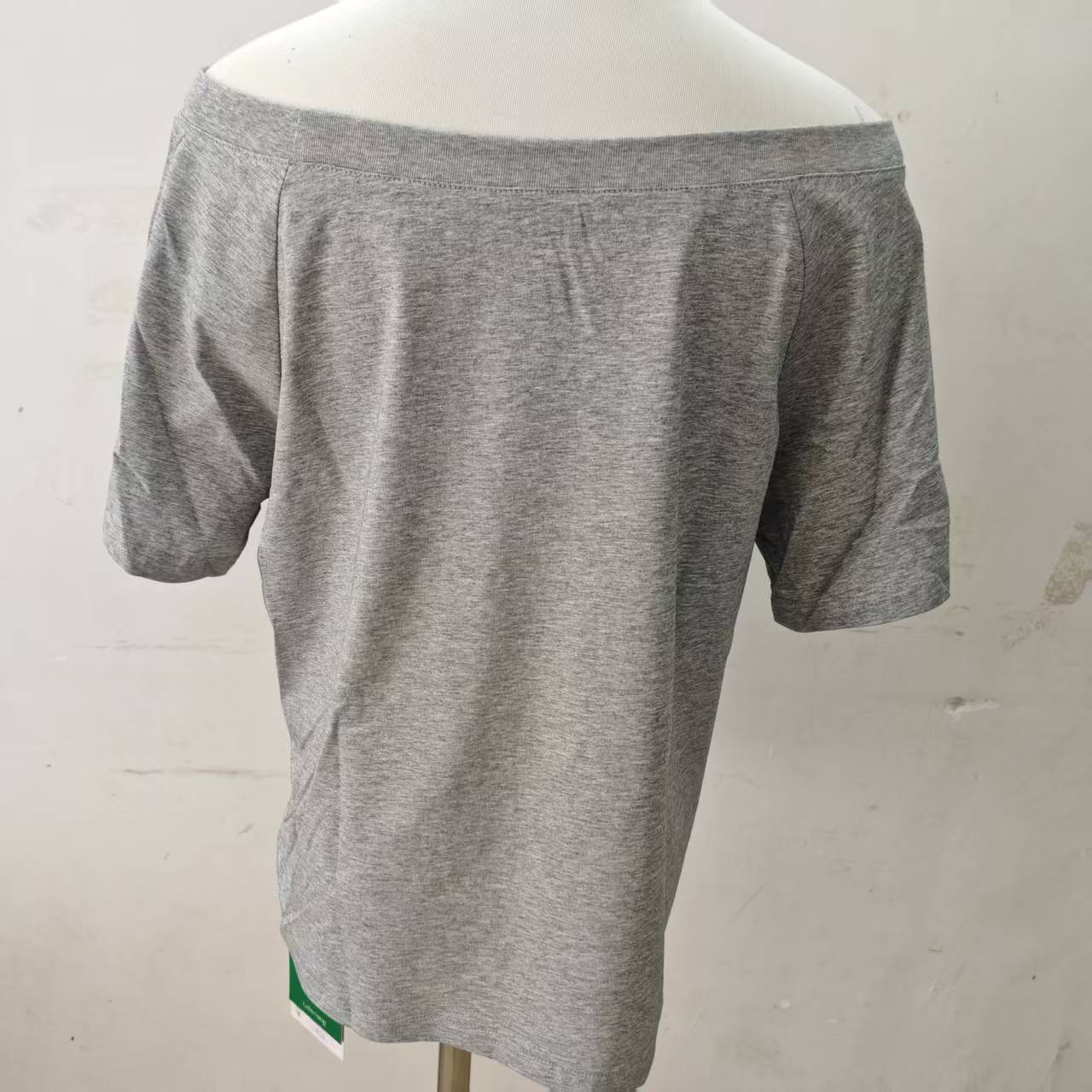 Long-Term In-Stock 2025 Summer Xu Ruohan Han Niki Same Style Gray Off-Shoulder Puppy Print T-Shirt Short Sleeve Top