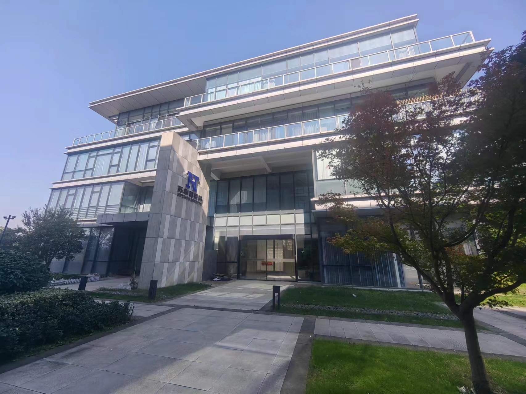 Brand new original AB inverter 22D-D2P3N104 warranty for one year 22DD2P3N104 PF40P in stock