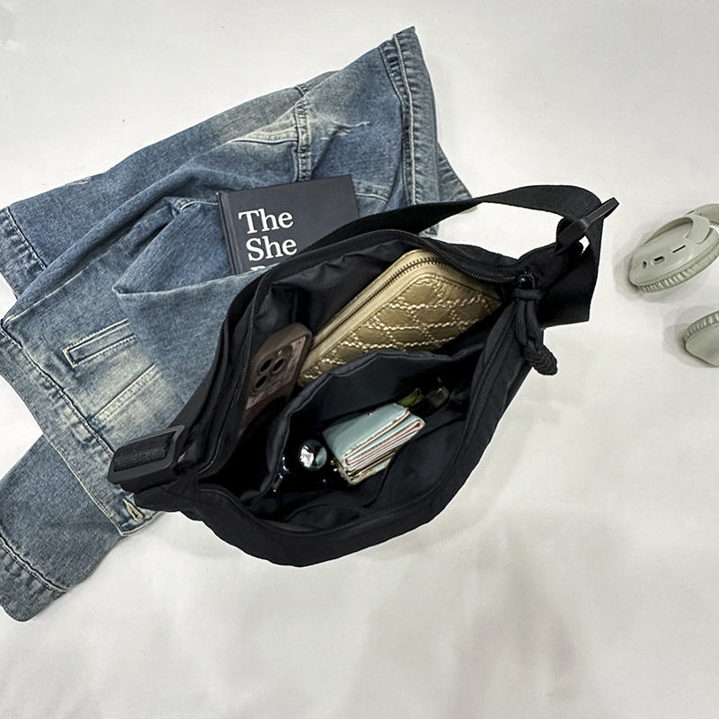 Dumpling Bag Women's Bag 2025 New Korean Style Niche Autumn and Winter Lightweight Shoulder Crossbody Bag Casual Underarm Bag