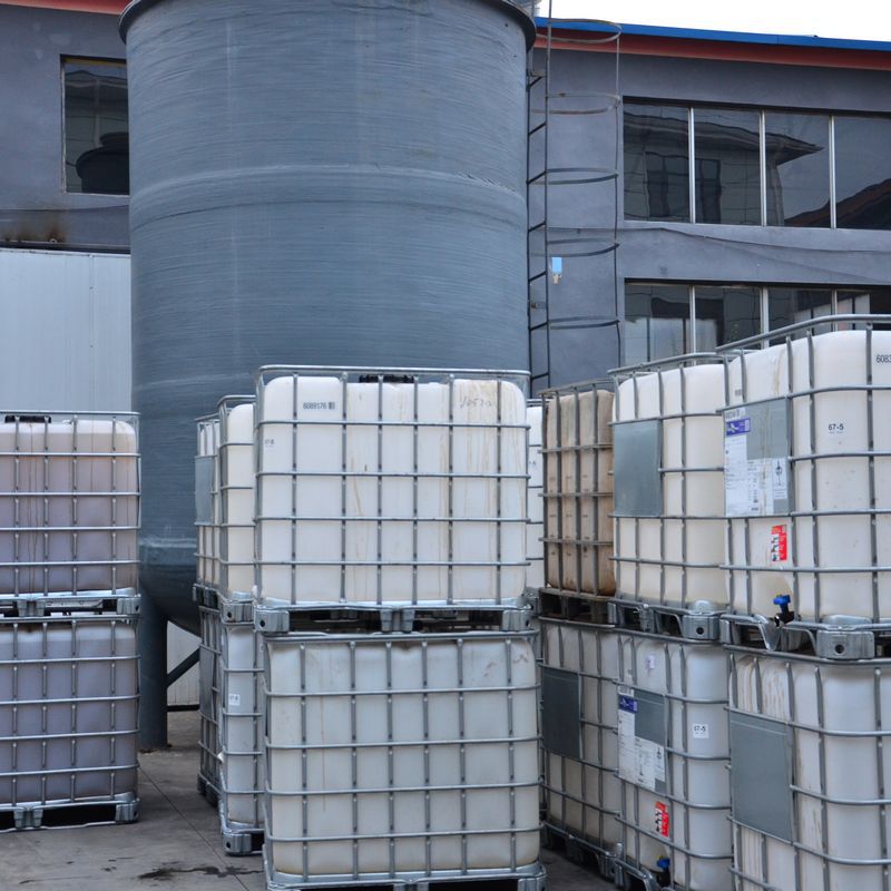 Cationic styrene acrylic surface sizing agent for paper making has good sizing effect and low sales cost