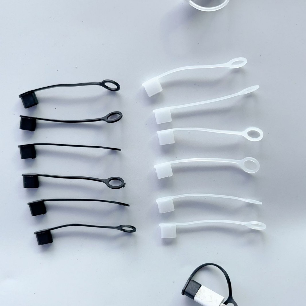 type-c with cable with rope can be hung can be tied silicone sleeve data cable plug dust cover protective sleeve rubber sleeve waterproof plug