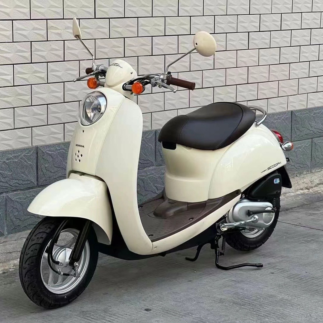 Second-Hand Small Displacement Tian 50 Imported Turtle Pedal Dio Four-Stroke Water-Cooled Small Free Retro Jog Motorcycle