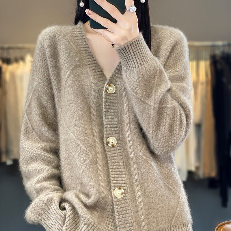 2023 new spring and autumn solid color V-neck loose thick sweater heavy industry knitted cardigan long sleeve top coat wholesale