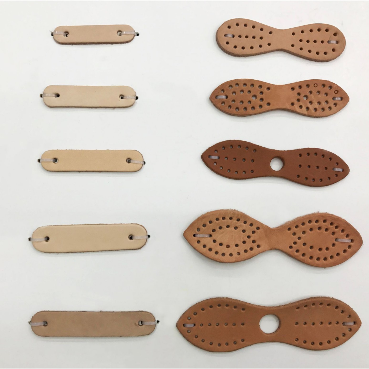 Dog rope plastic accessories pet rope traction rope accessories, all kinds of round rope flat rope plastic, leather accessories