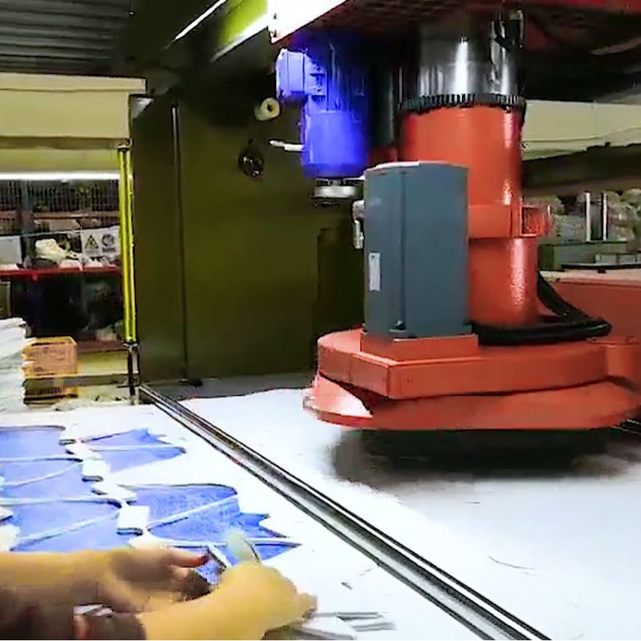 Source Factory Customized Fully Automatic Sandpaper Seal Cylinder Gasket Cutting Machine