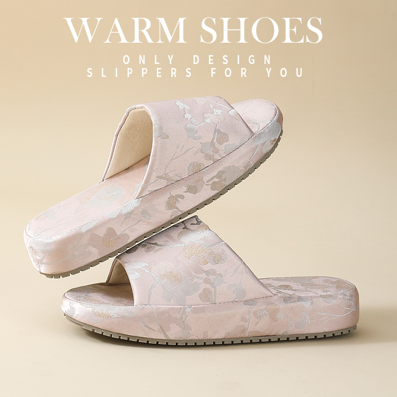 Slippers Women's 2025 Spring and Summer New Indoor Thick-soled Pot-soled Shoes Non-slip Breathable Home Sandals Women's Outer Wear National Style