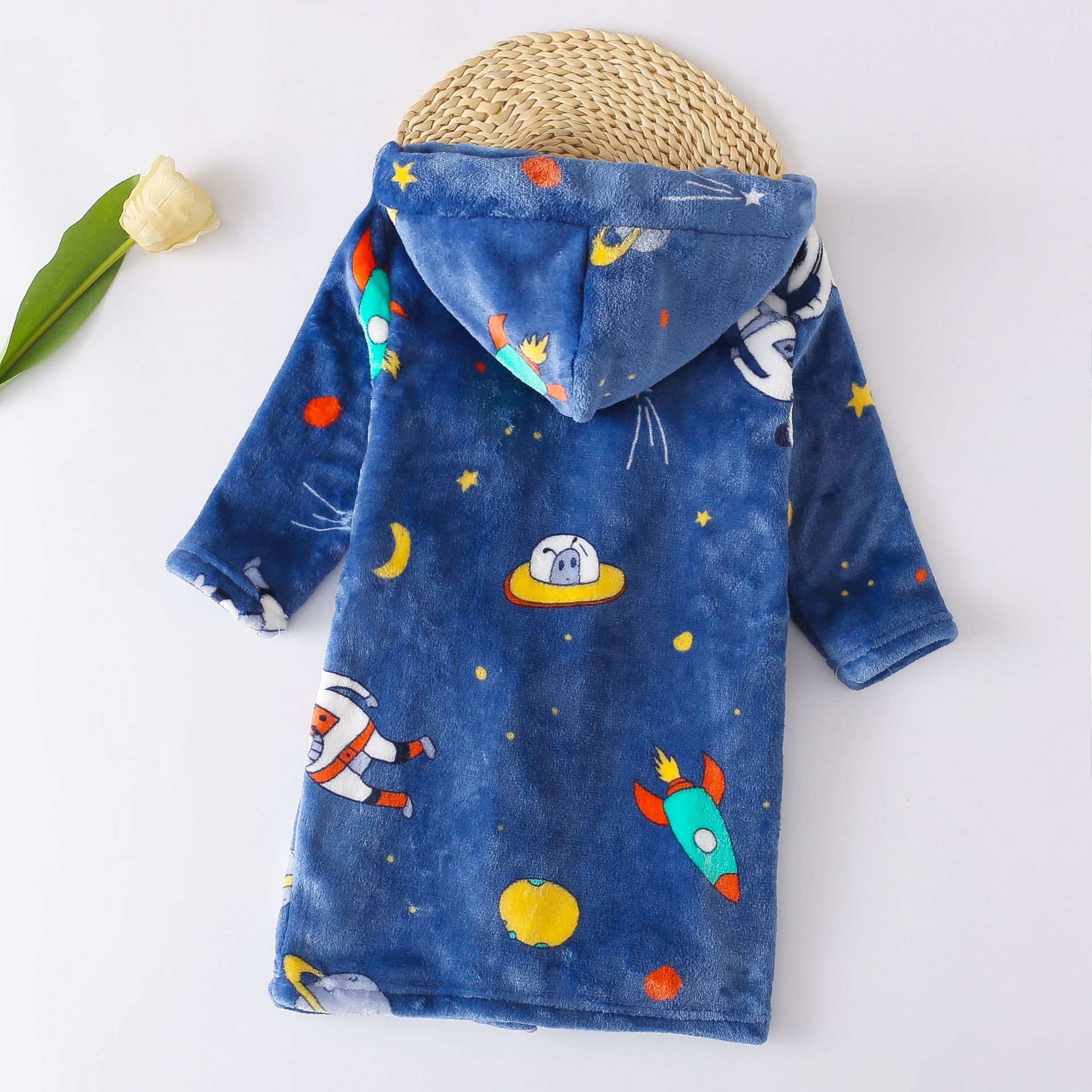 Cross-border children's bathrobe flannel home clothing female baby autumn and winter coral fleece hooded nightgown parent-child boy manufacturers