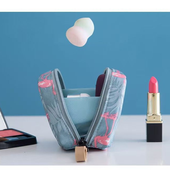 Super Popular Small Portable Makeup Bag, Ins-Style Cute Japanese-Style Women's Carry-On Makeup Pouch, Large Capacity Lipstick Storage Bag