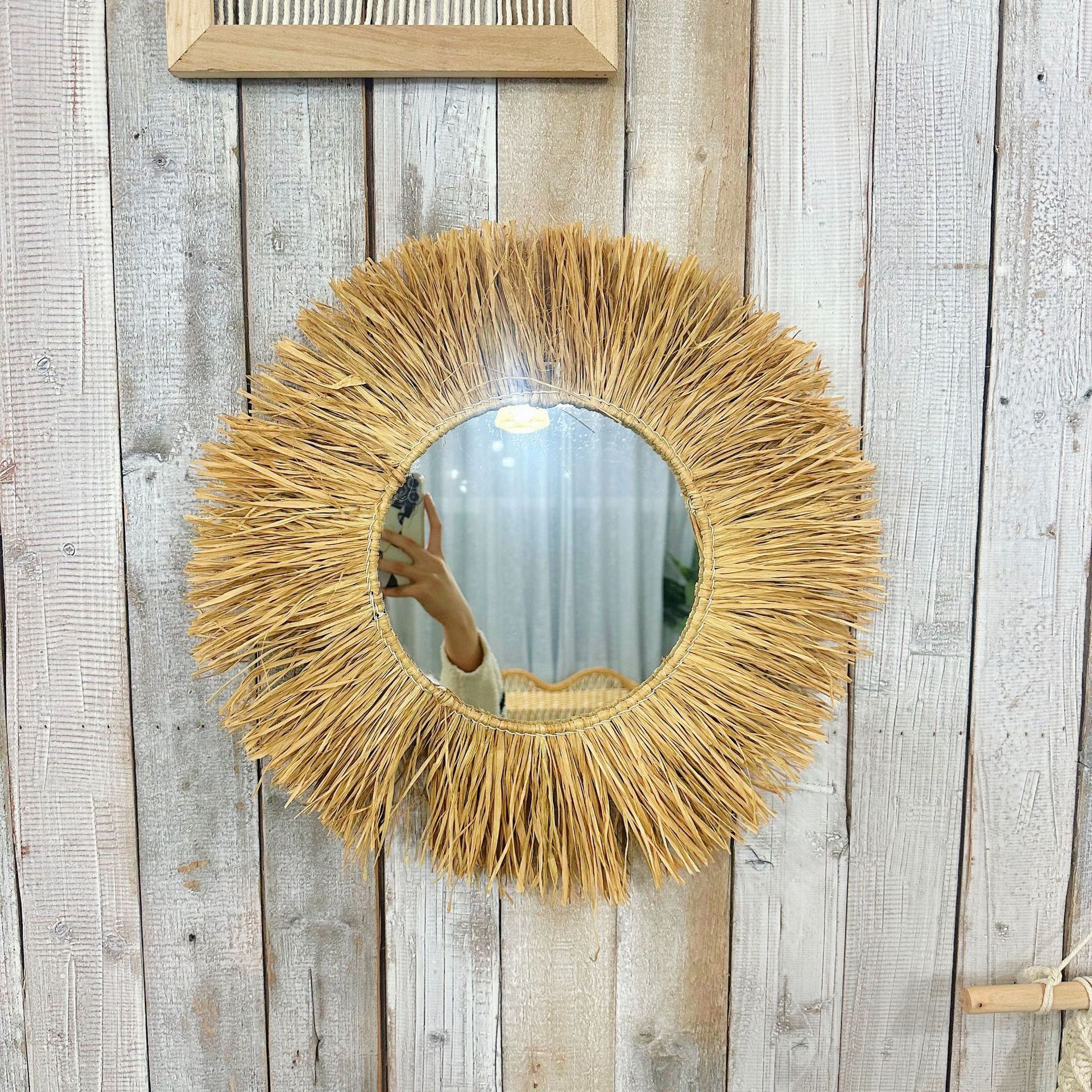 Retro Casual Round Raffia Hand-Woven Home Decoration Mirror Hotel Bed and Breakfast Wall Decoration Pendant