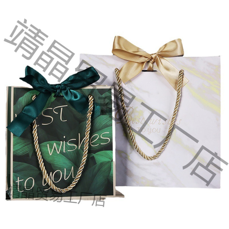 Christmas brooch box European-style light luxury PU jewelry storage collection packaging bag small figure selection