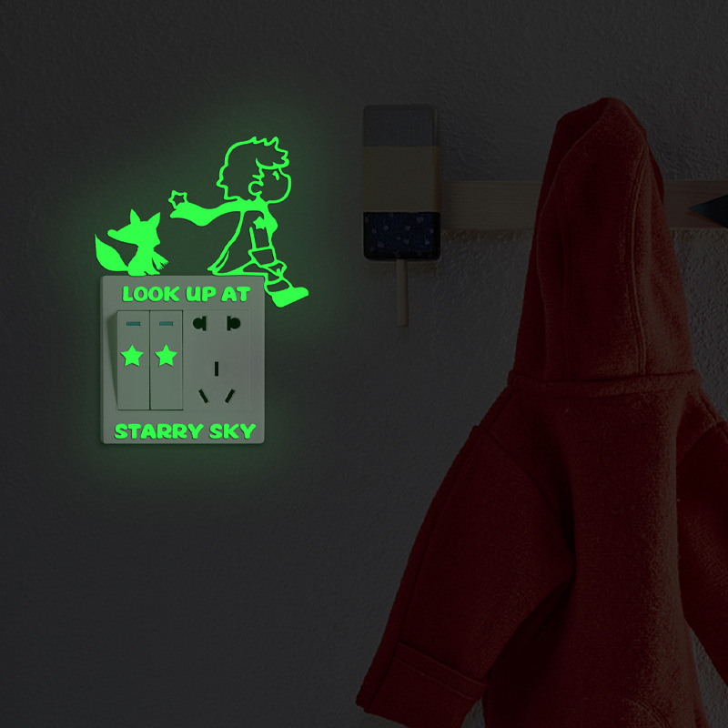Кросс-бордерные светящиеся флуоресцентные наклейки для выключателя с мультяшным принцем и лисой оптовая продажа