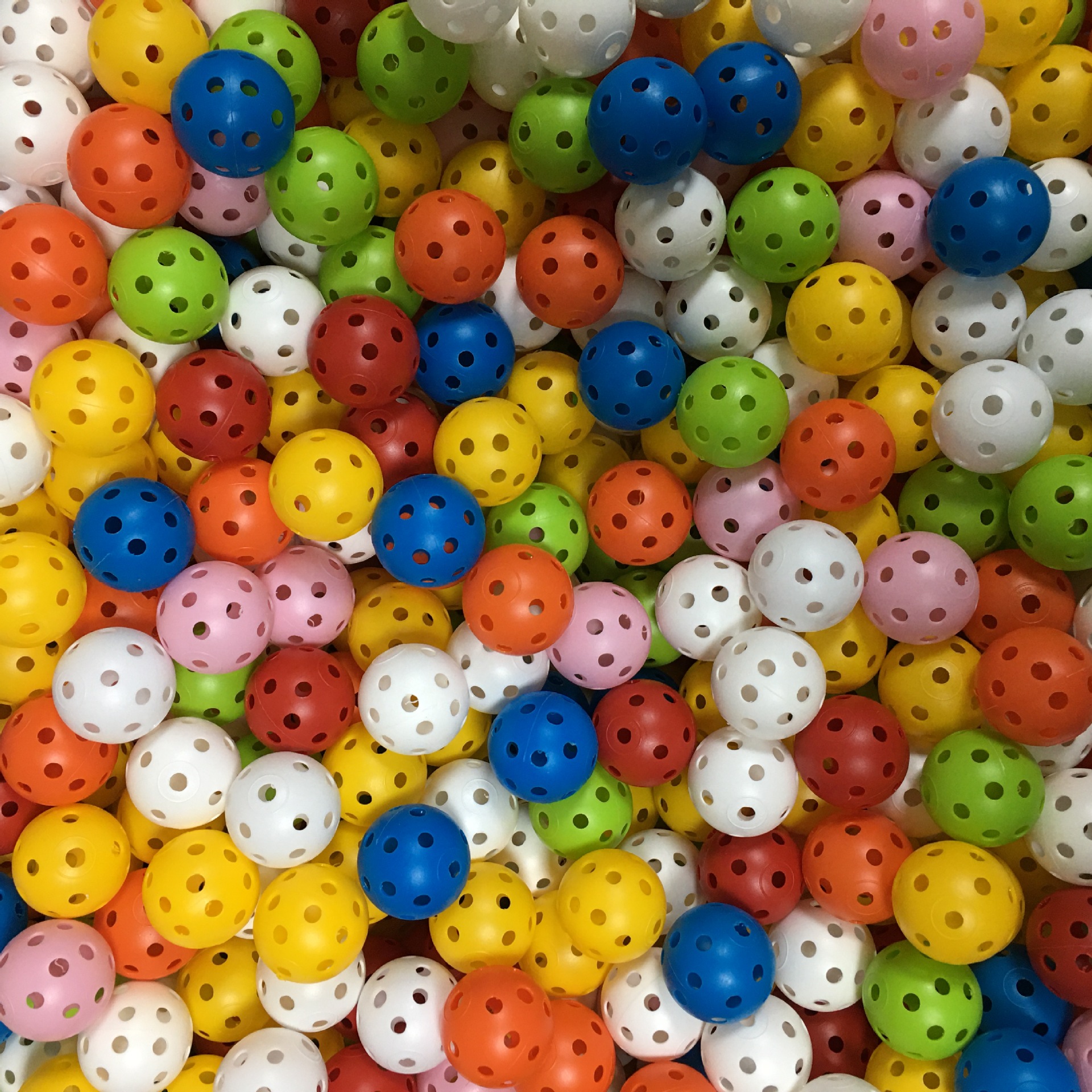 26 hole color plastic ball golf indoor practice ball toy ball mixed color golf hole ball color