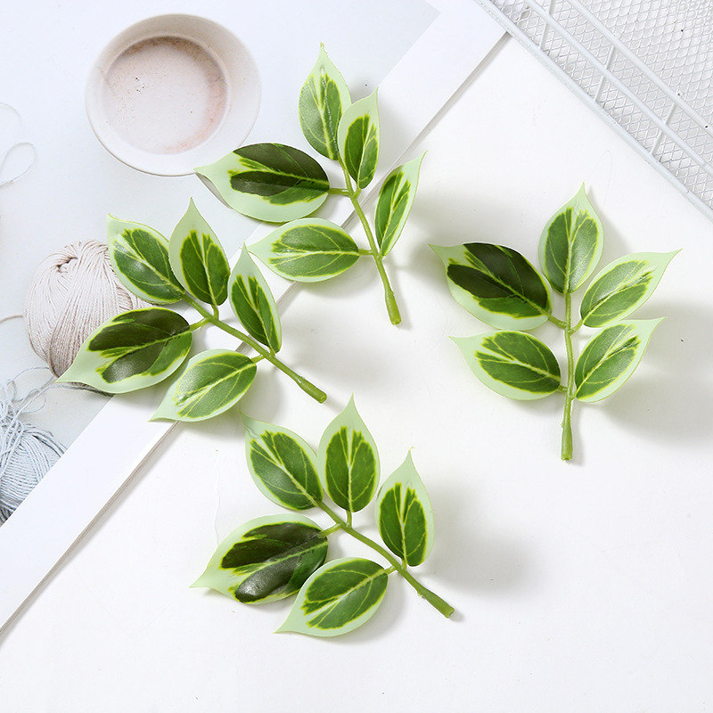 New three-dimensional small leaf green plant simulation 3D banyan leaf net red wind fake green plant interior decoration small decoration wholesale