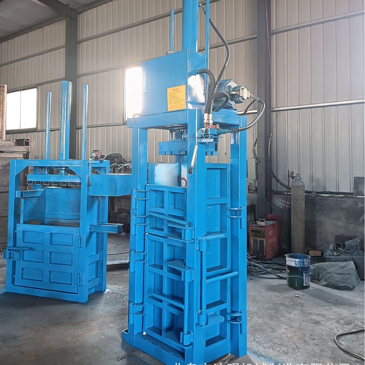 Four-door hydraulic packer bagging compression packer used clothes yoga clothes compression packer