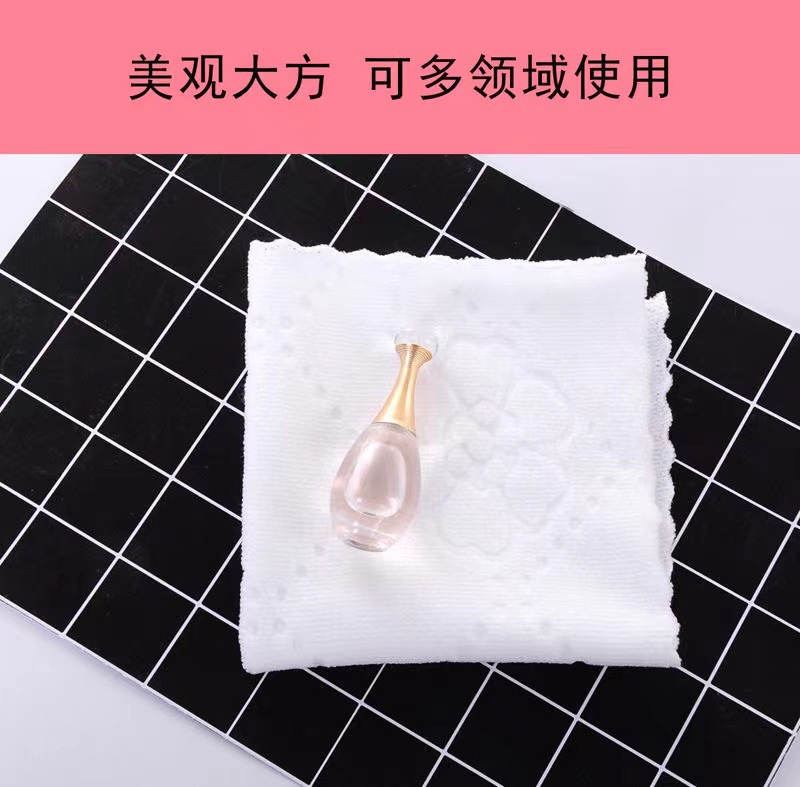 Hotel catering White small square kindergarten KTV wipes multifunctional disposable fiber towel wet wipes wholesale
