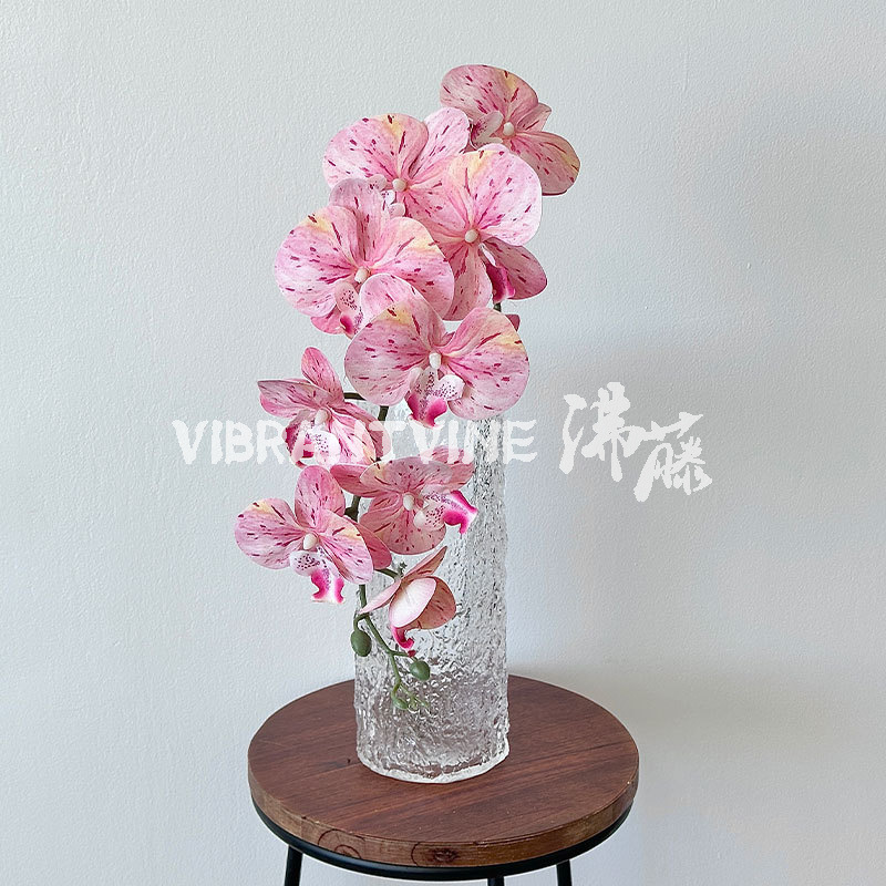 Pink Floral Arrangements, Artificial Flowers, Wedding Hall Scene Layout, Fake Flower Decoration, Ceiling Flower Path, Hydrangea, Roses, and Delicate Flowers