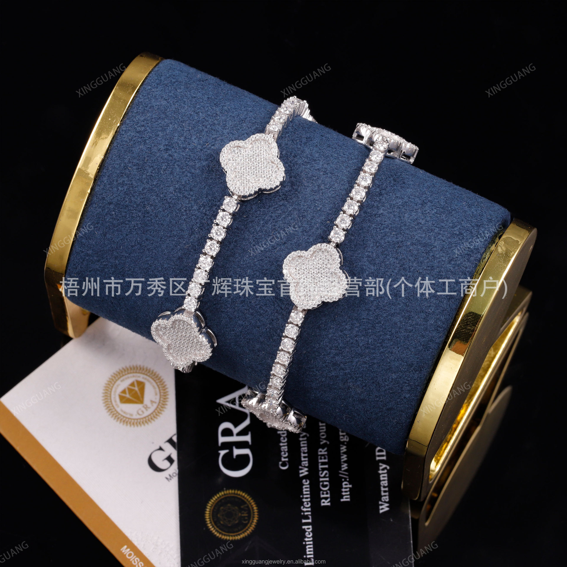 Браслет с клевером S925 серебро с полным покрытием из моиссанита