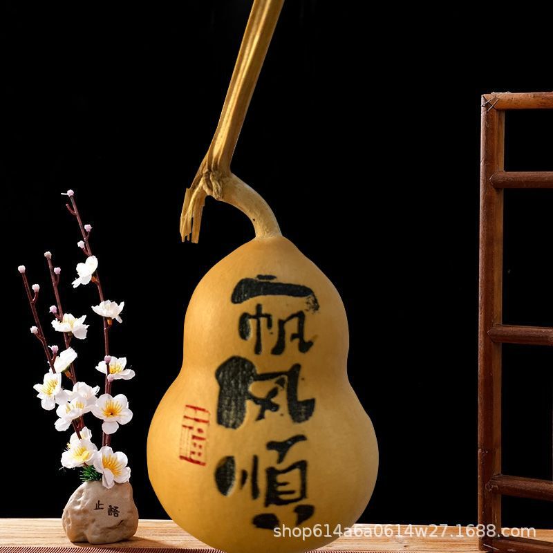 Wholesale natural hand-twisted carved gourd wenwen play play ink carved small gourd net red hot hand-held crafts
