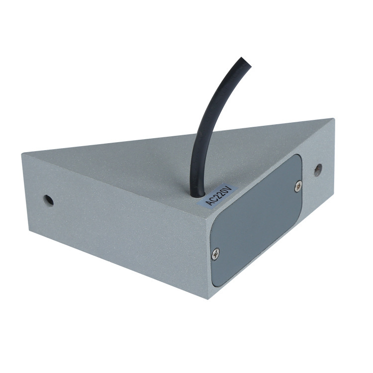 Производитель источников, полноцветная, внешнее управление, RGB, балконная лампа, наружная декоративная лампа, светодиодная лампа для подоконника треугольной формы