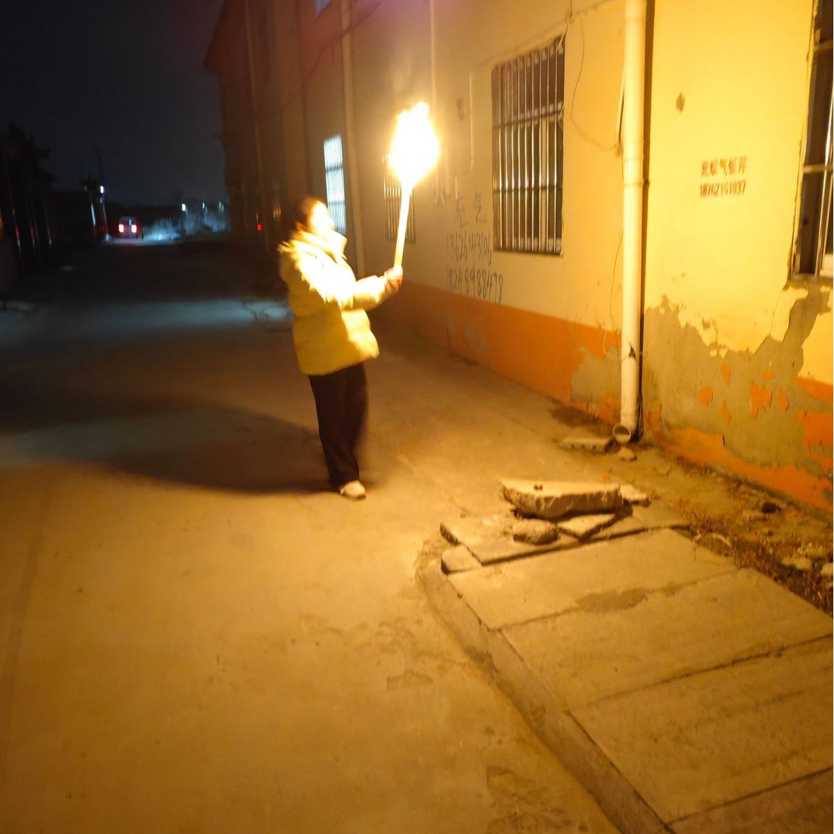 Wedding outdoor lighting camping adventure dedicated mountain ignition fire drill public celebration spit fire torch wholesale