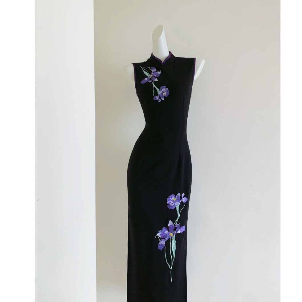 [Lan Fei Niang 2.0] Oriental Aesthetics National Style Purple Embroidery Retro Black Slim Slim Hong Kong Workers Female Cheongsam