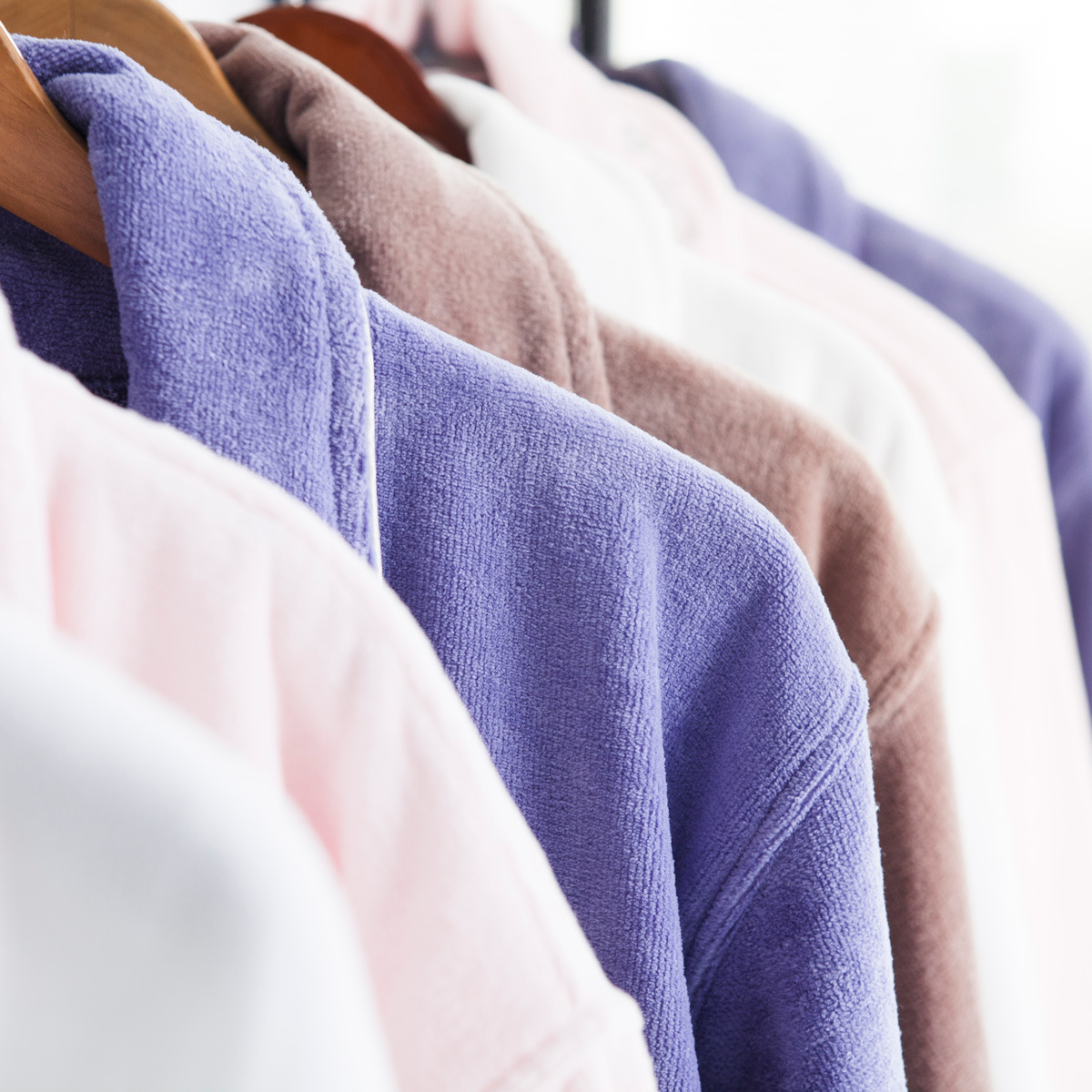 Five-Star Hotel Bathrobe 100% Cotton Thickeneded Hotel Cut Velvet Towel Material White Nightgown Pure Cotton Factory Direct Sale