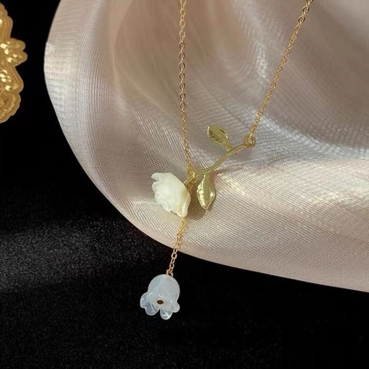 Rose Wind Bell Necklace Female Niche Design High-grade Flower Pendant Neck Chain Super Fairy French Vintage Clavicle Chain
