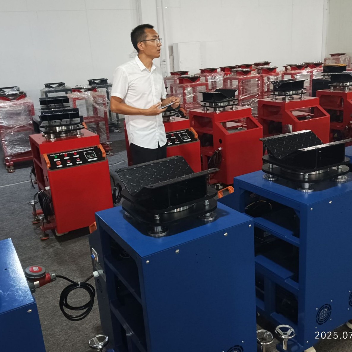 Прямые поставки с завода бразильские высокочастотные высокоскоростные автомобильные шасси детали подвески шумовая симуляция дорожных условий рабочий стол