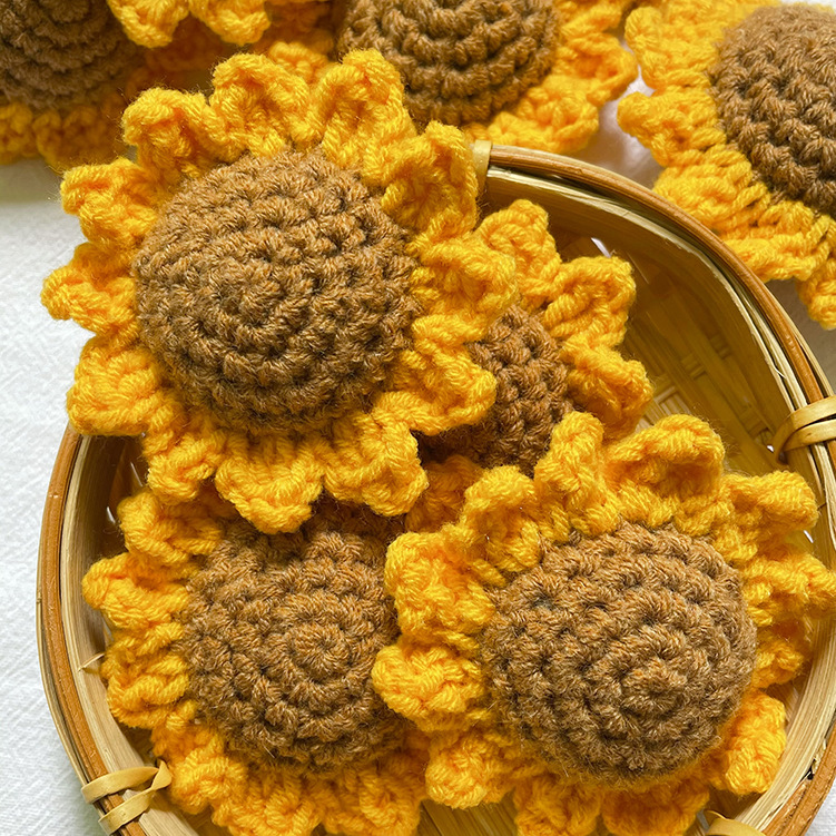 DIY Hand-Woven Sunflower Flower Head Crocheted Finished Knitted Sunflower Pendant Semi-Finished Sunflower Bouquet
